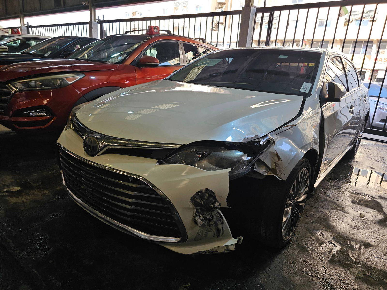 2016 TOYOTA AVALON — 142586 Miles — Lot U237172 — Main - Marhaba Auctions Used Cars - Image 4