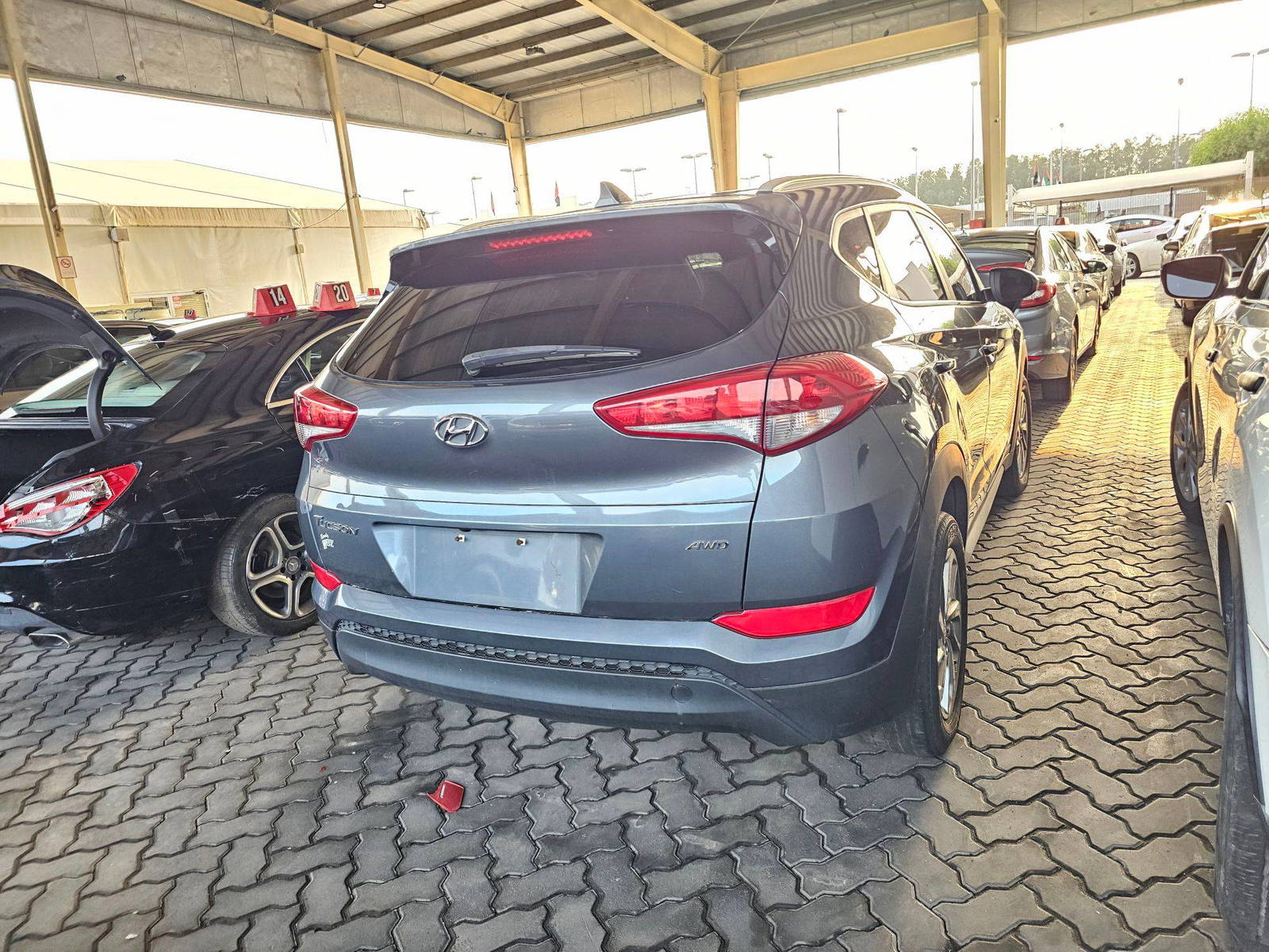2018 HYUNDAI TUCSON — 197573 Miles — Lot 42996916 — Main - Marhaba Auctions Used Cars - Image 4