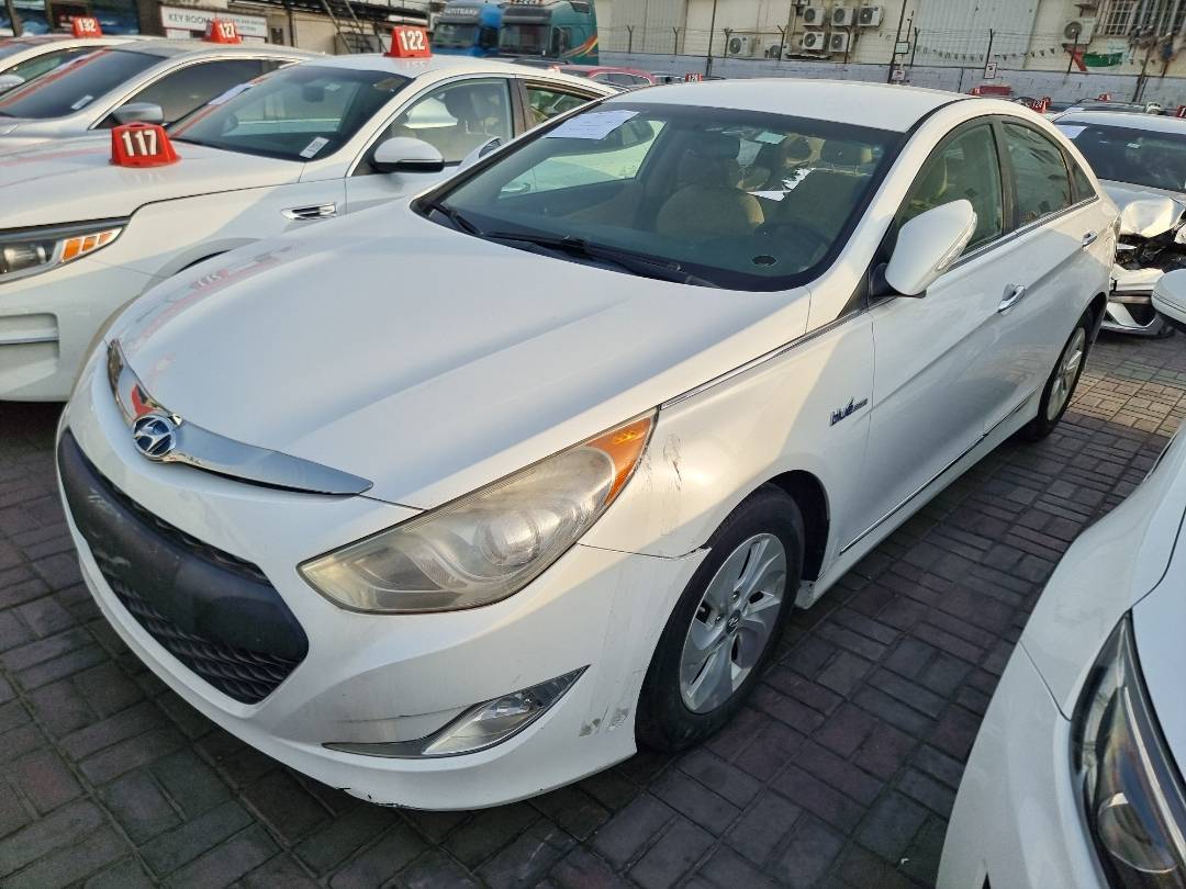 2013 HYUNDAI SONATA — 186092 Miles — Lot 50529 — Souq - Marhaba Auctions Used Cars - Image 3