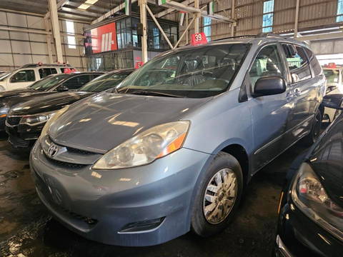 2010 TOYOTA SIENNA at Marhaba Auctions