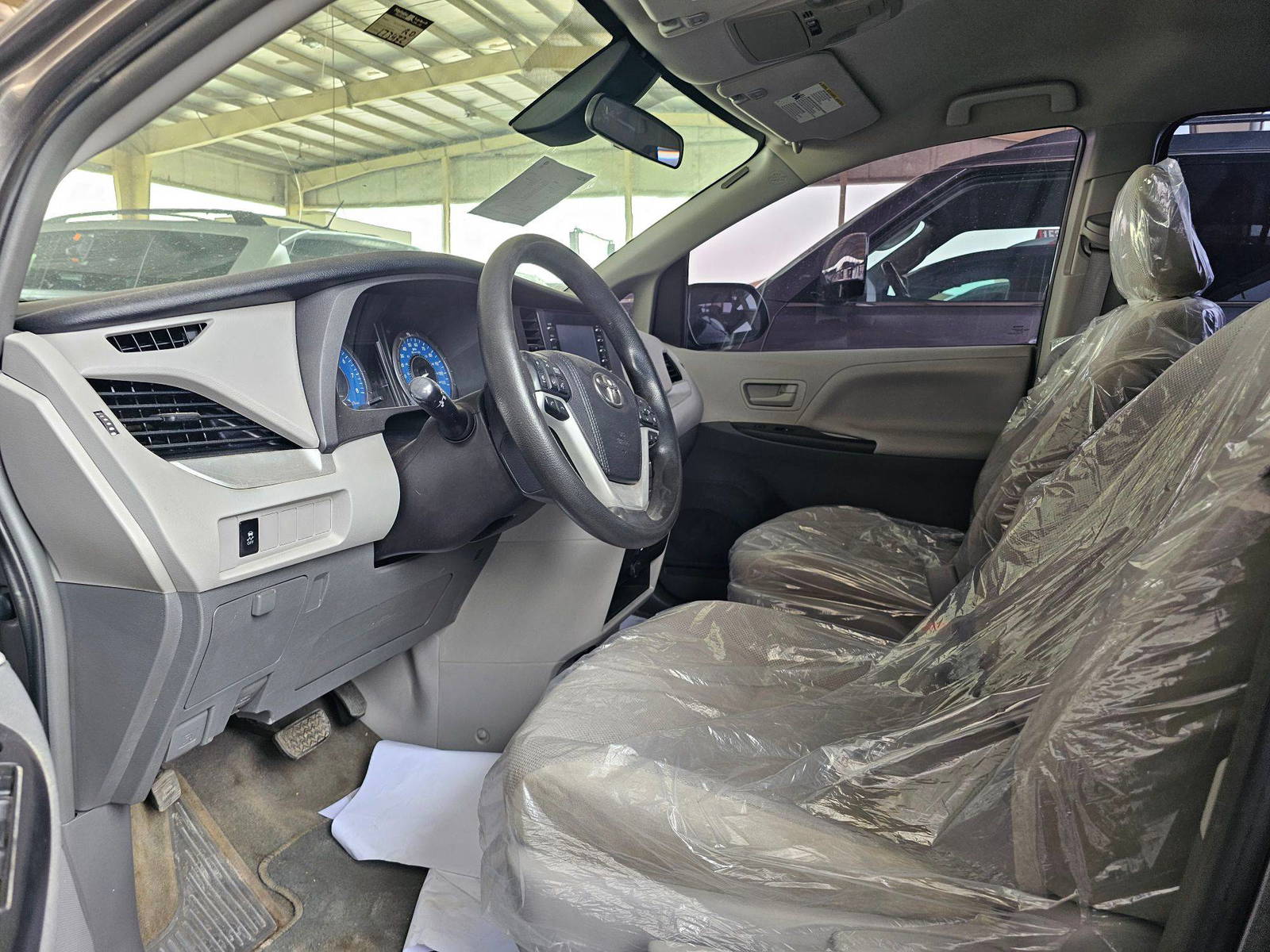 2018 TOYOTA SIENNA — 173432 Miles — Lot 41063908 — Souq - Marhaba Auctions Used Cars - Image 8