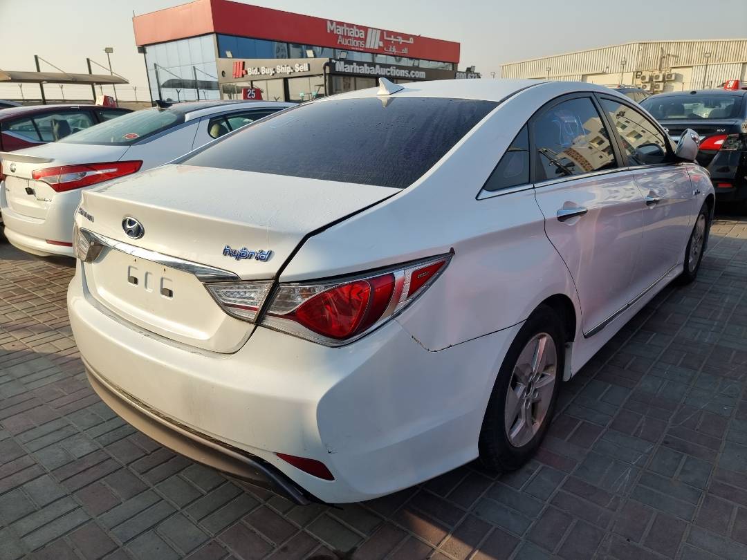 2011 HYUNDAI SONATA — 156085 Miles — Lot 125487 — Ind. 12 - Marhaba Auctions Used Cars - Image 4