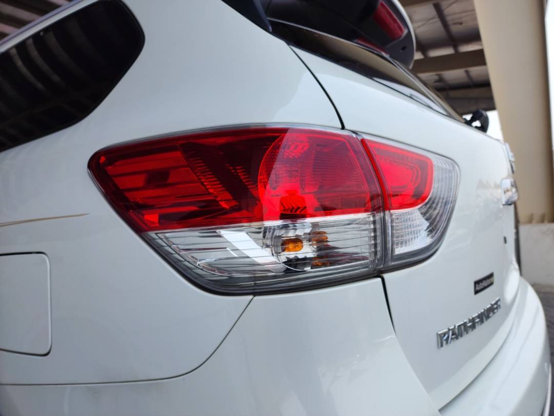 2014 NISSAN PATHFINDER — 121467 Miles — Lot 17658 — Souq - Marhaba Auctions Used Cars - Image 12