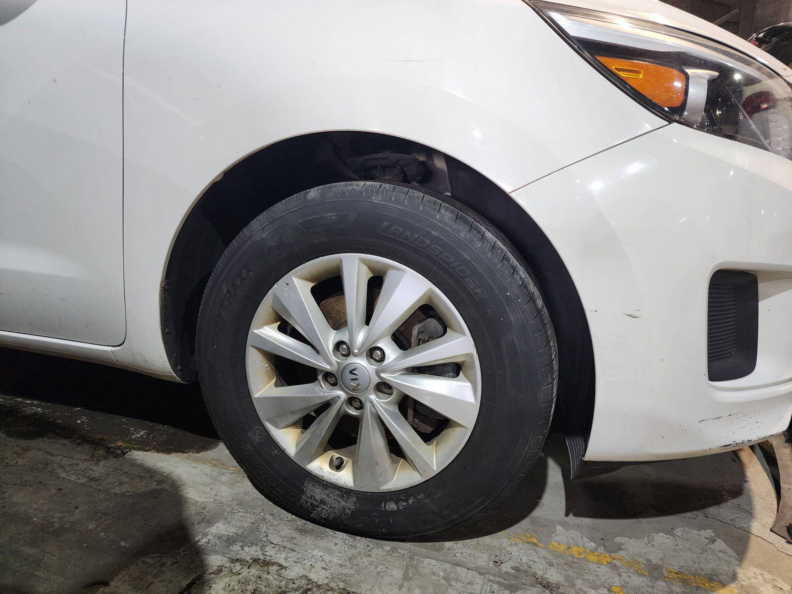 2017 KIA SEDONA — 126144 Miles — Lot 245707 — Al Quoz - Marhaba Auctions Used Cars - Image 12