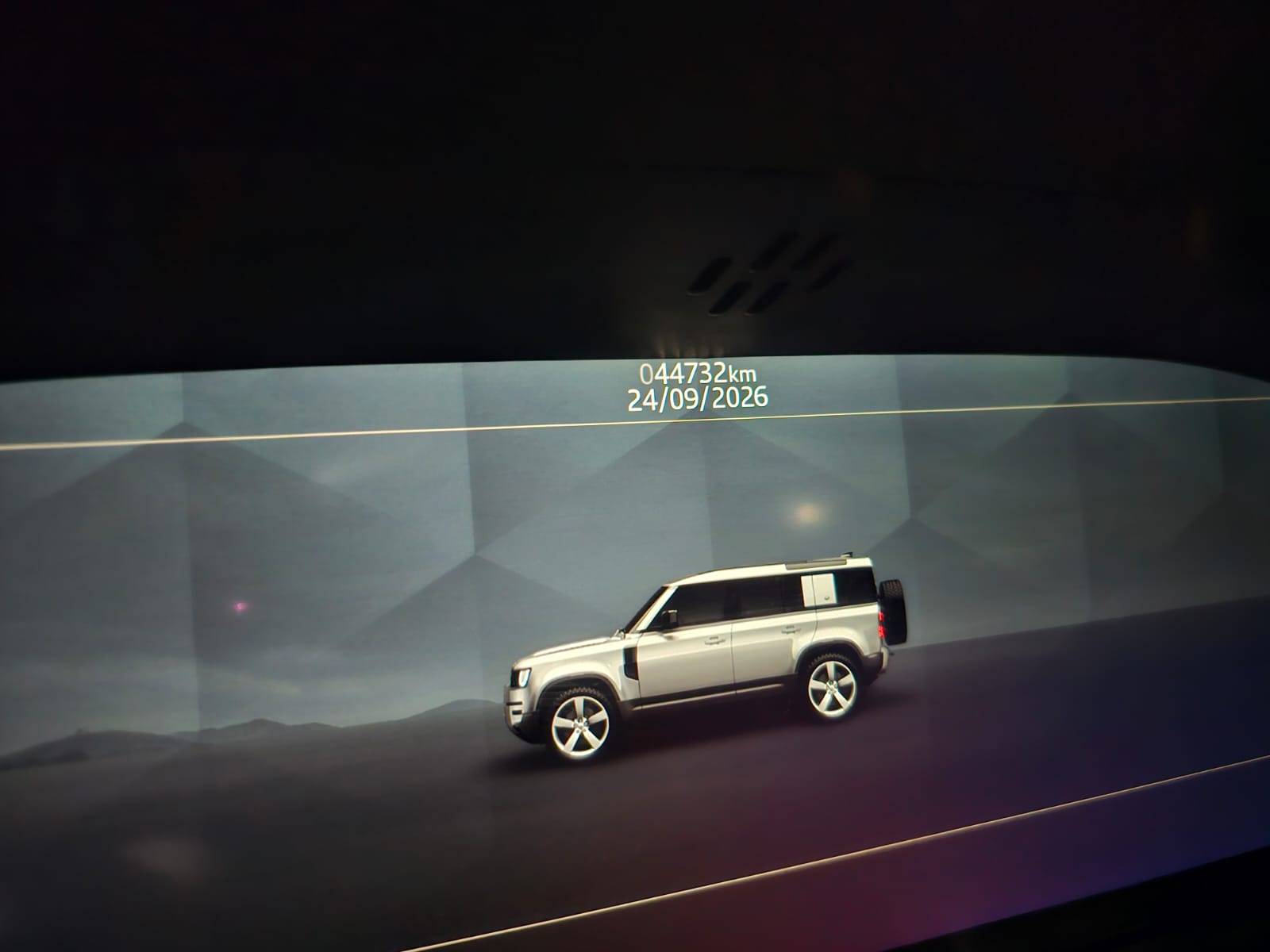 2022 LAND ROVER DEFENDER 110 P400 S — 44732 KM — Lot 2092966 — Main - Marhaba Auctions Used Cars - Image 9