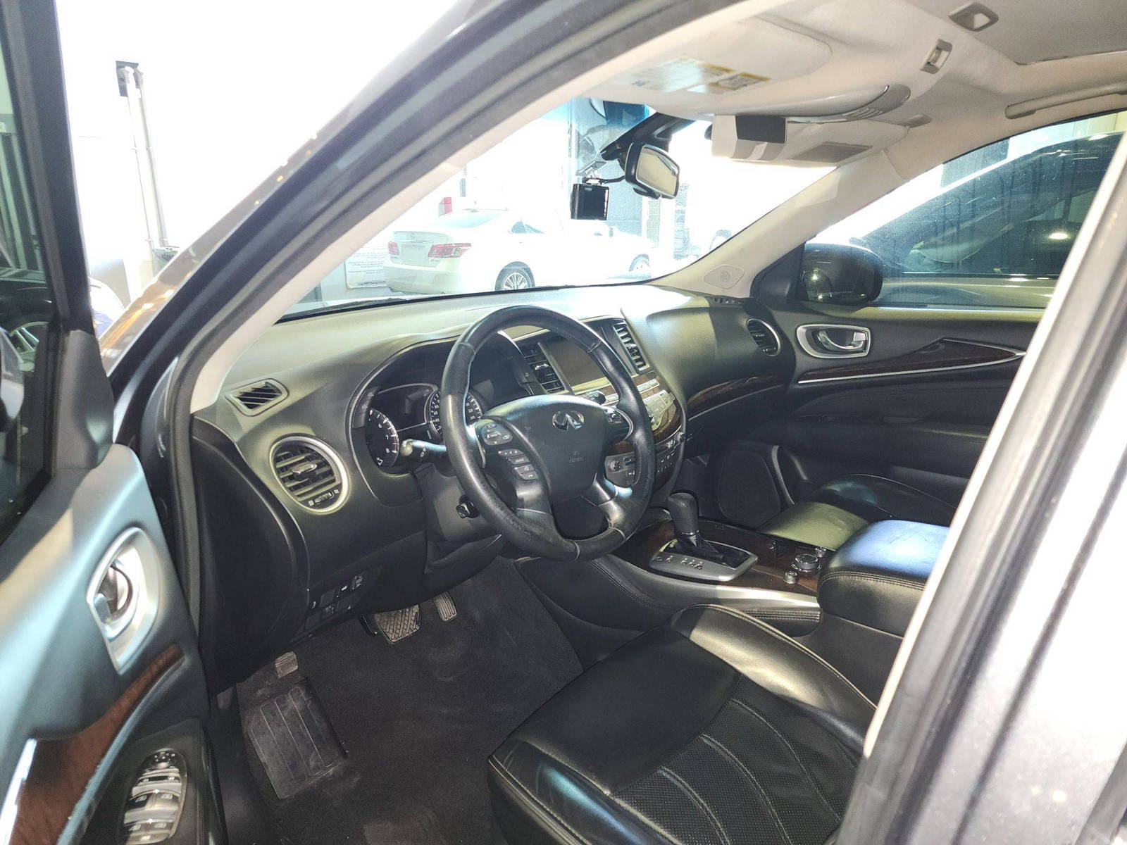 2015 INFINITI QX60 — 190941 KM — Lot 542091 — Al Quoz - Marhaba Auctions Used Cars - Image 9