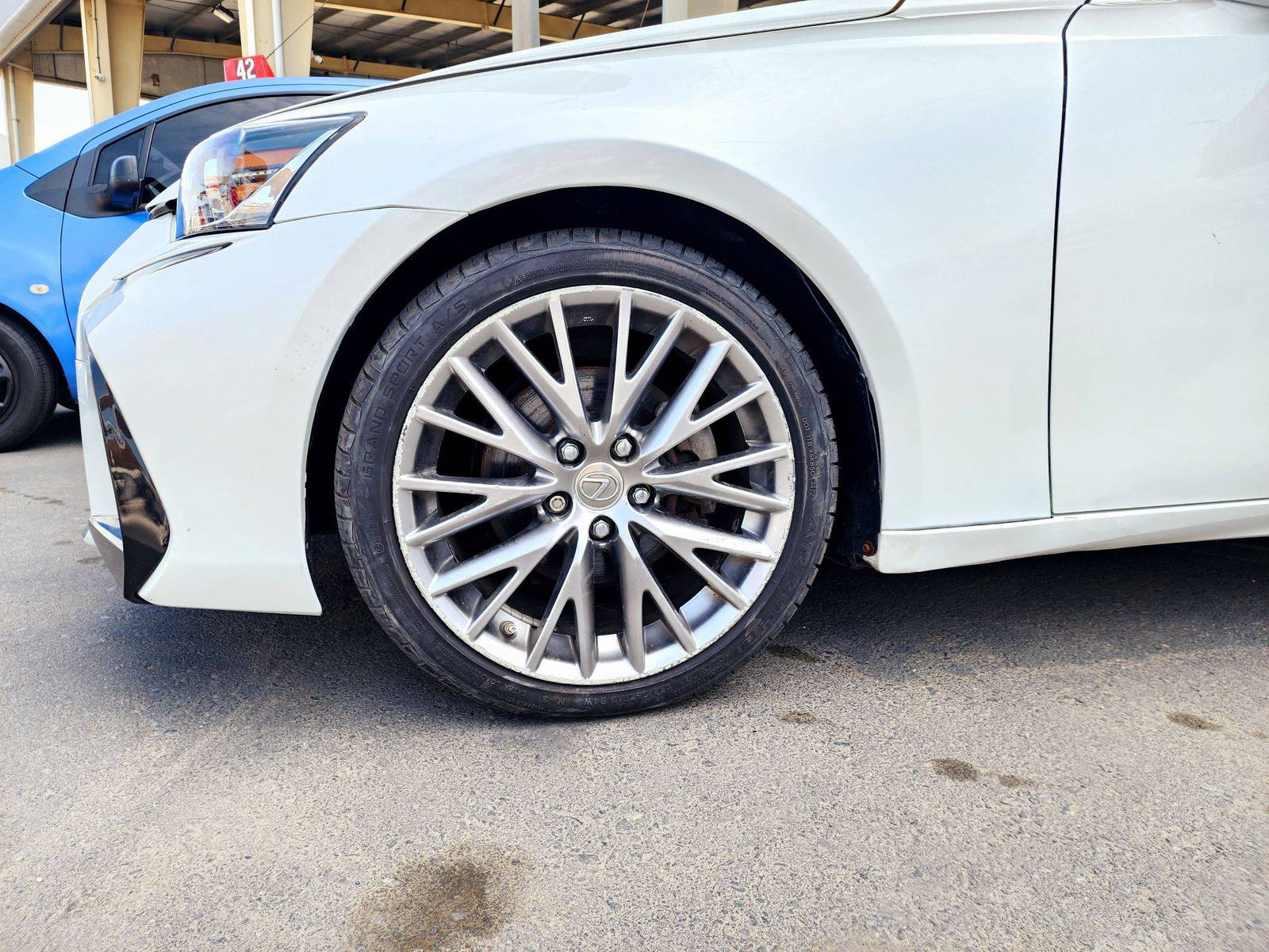 2014 LEXUS IS 250 — 100619 Miles — Lot 25E5005961 — Souq - Marhaba Auctions Used Cars - Image 11