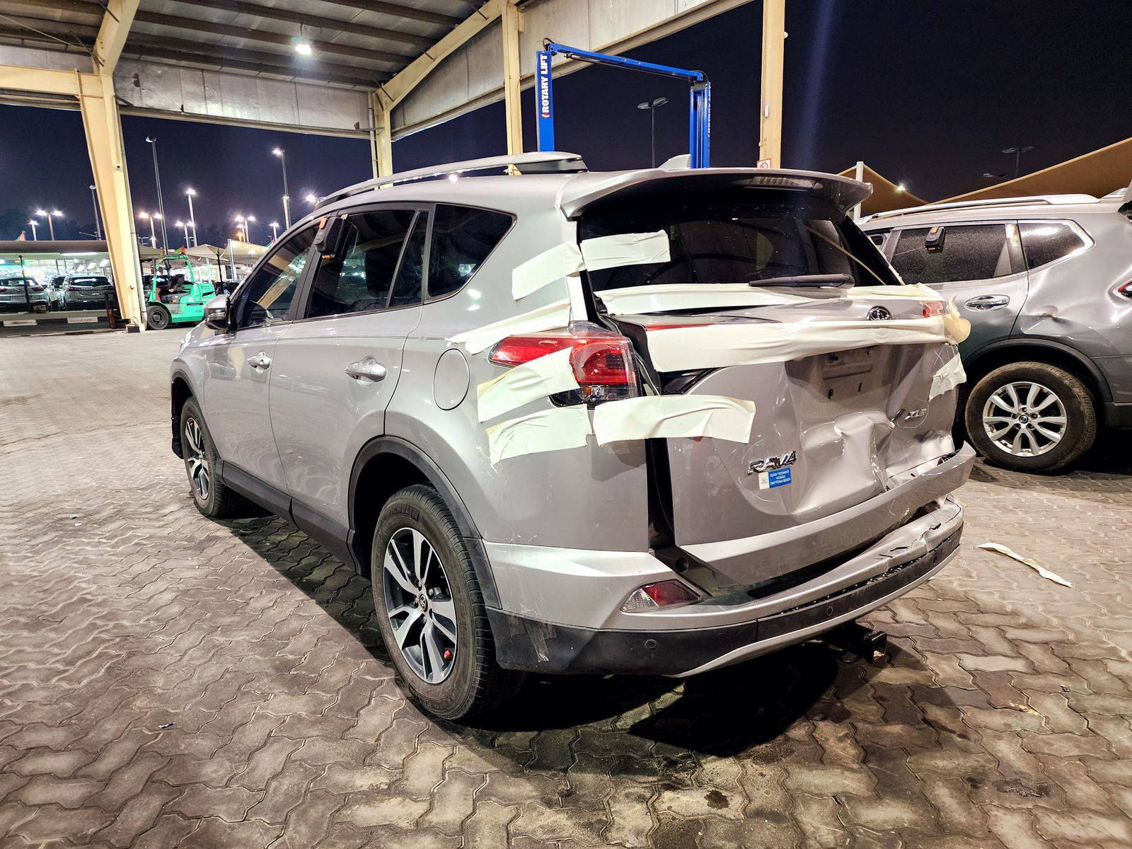 2018 TOYOTA RAV4 — 86894 Miles — Lot 78082834 — Souq - Marhaba Auctions Used Cars - Image 4