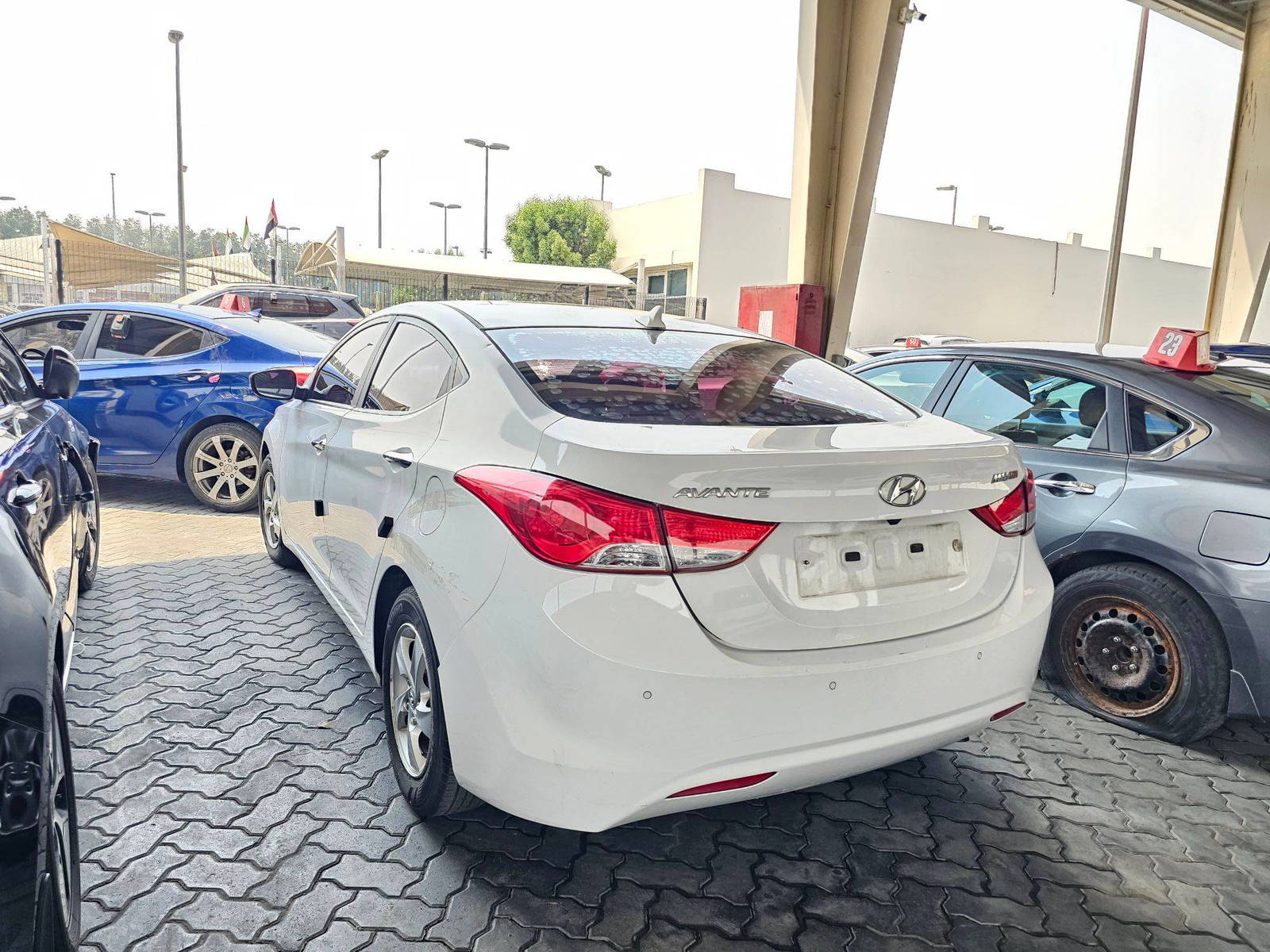 2012 HYUNDAI AVANTE — 185986 KM — Lot 329028 — Ind. 12 - Marhaba Auctions Used Cars - Image 5