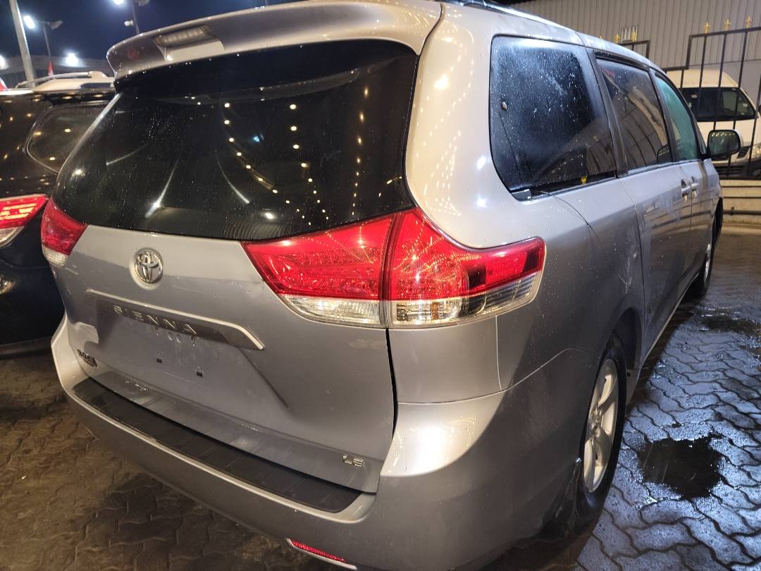 2011 TOYOTA SIENNA — 261912 Miles — Lot 073357 - Marhaba Auctions Used Cars - Image 8