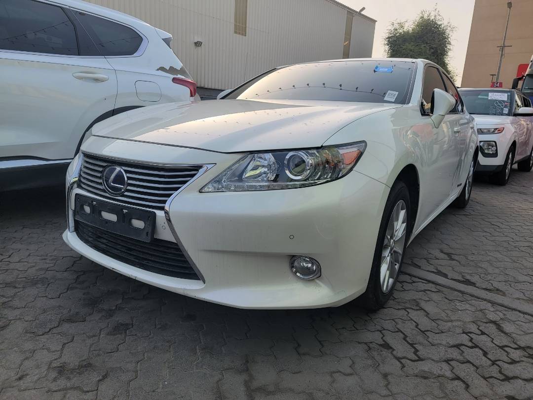 2013 LEXUS ES 300H — 219927 KM — Lot 033639 — Main - Marhaba Auctions Used Cars - Image 3