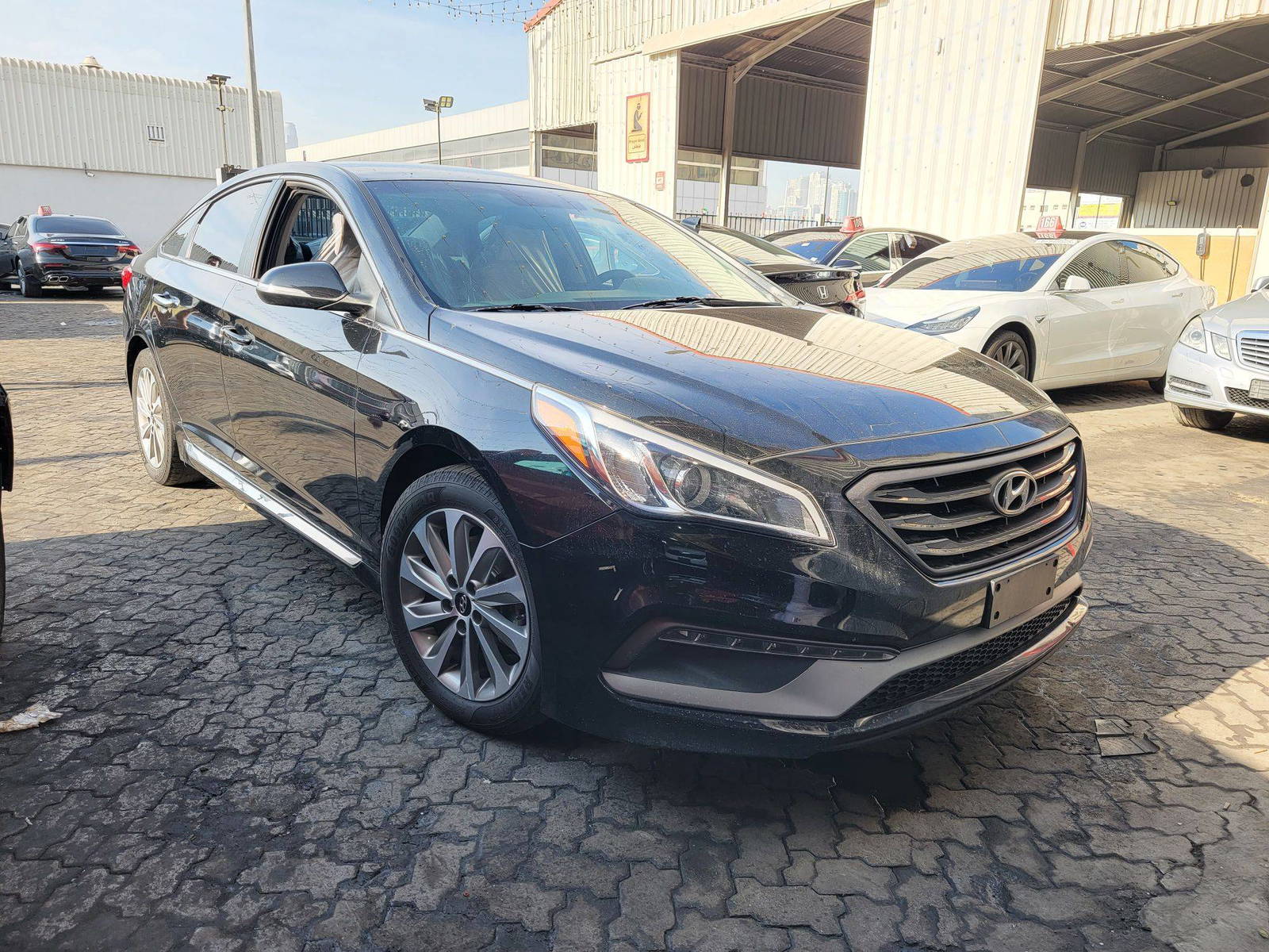 2017 HYUNDAI SONATA SPORT — 176454 Miles — Lot H565802 — Main - Marhaba Auctions Used Cars - Image 4