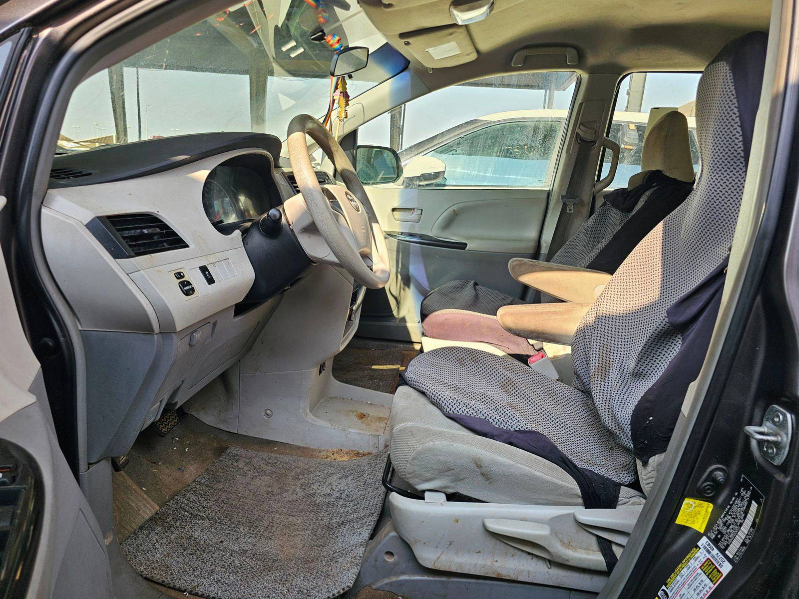 2013 TOYOTA SIENNA — 195419 Miles — Lot S287532 — Souq - Marhaba Auctions Used Cars - Image 7