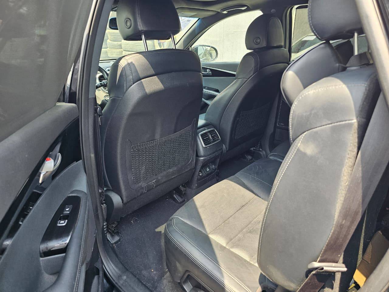 2018 KIA SORENTO — 221878 KM — Lot 48758135 — Souq - Marhaba Auctions Used Cars - Image 5