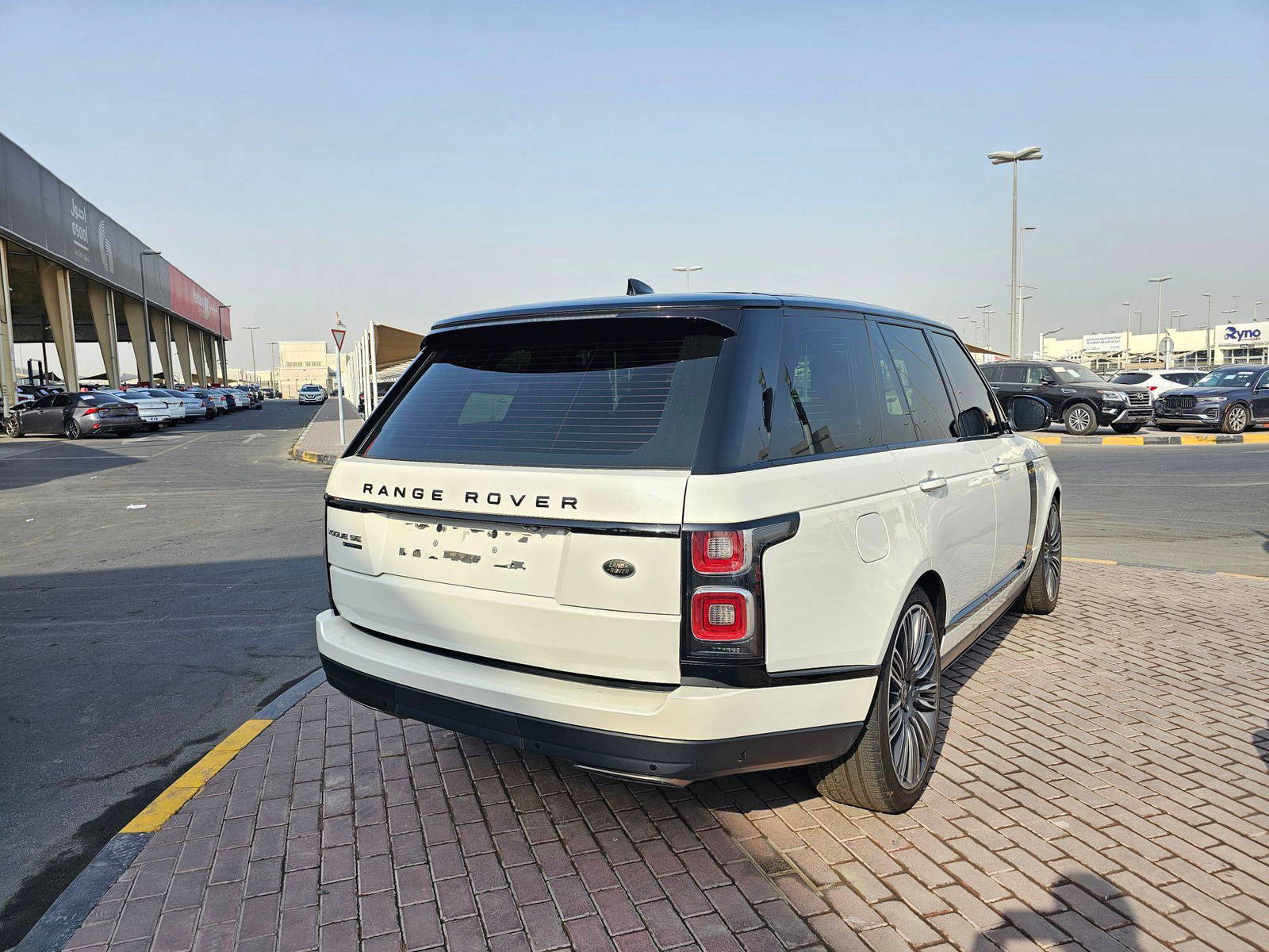 2021 LAND ROVER RANGE ROVER VOGUE — 131338 KM — Lot 428883 — Souq - Marhaba Auctions Used Cars - Image 3