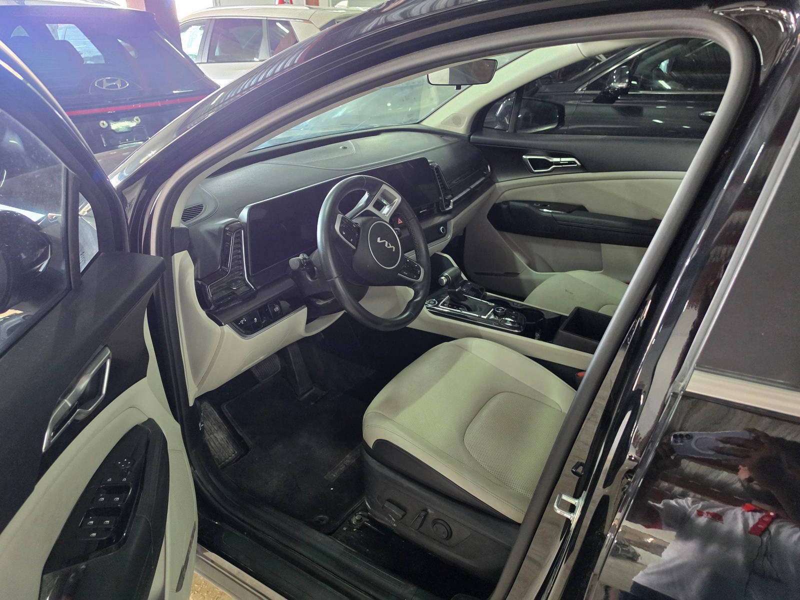 KIA SPORTAGE 2023 - Marhaba Auction Used Cars - Image 7