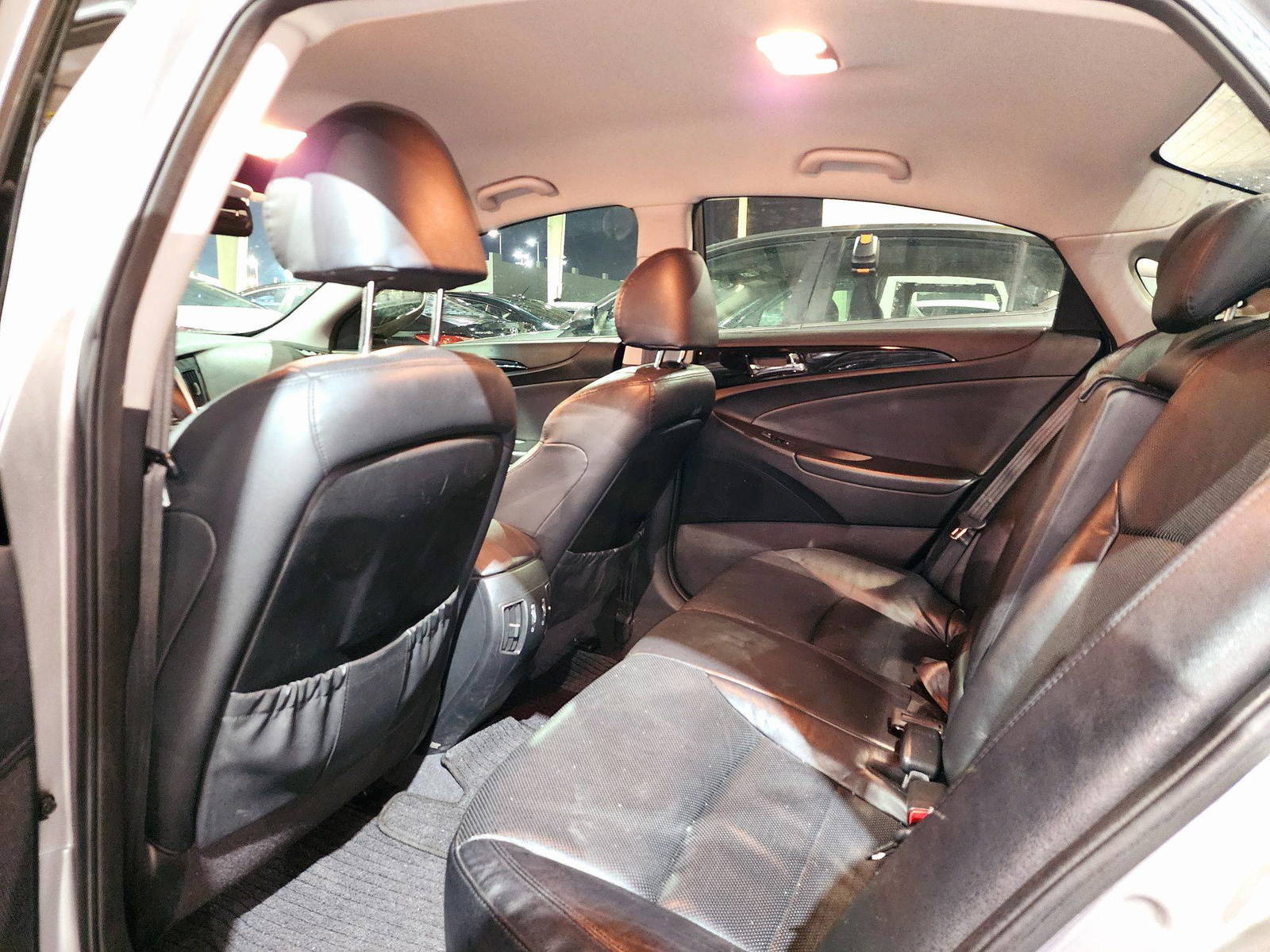 2011 HYUNDAI SONATA — 83800 KM — Lot 192890 — Souq - Marhaba Auctions Used Cars - Image 6