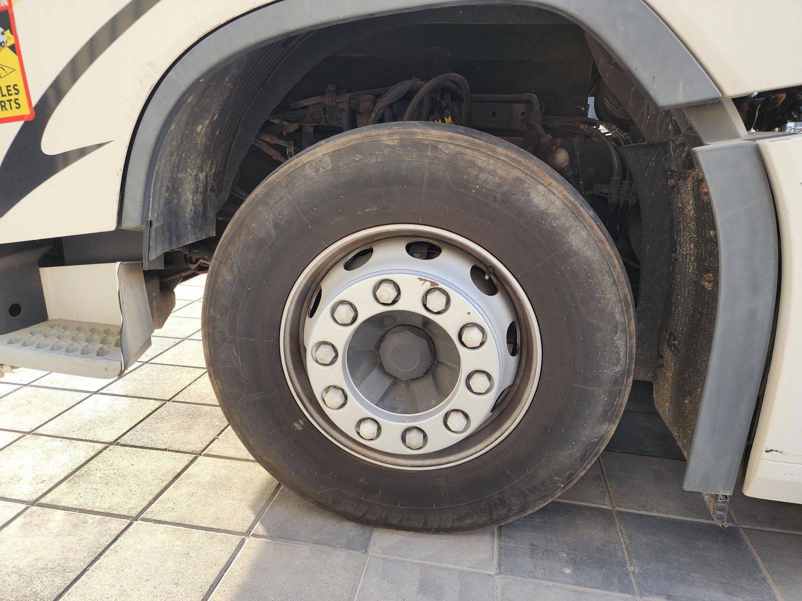 VOLVO FH-Series 2015 - Marhaba Auction Used Cars - Image 10