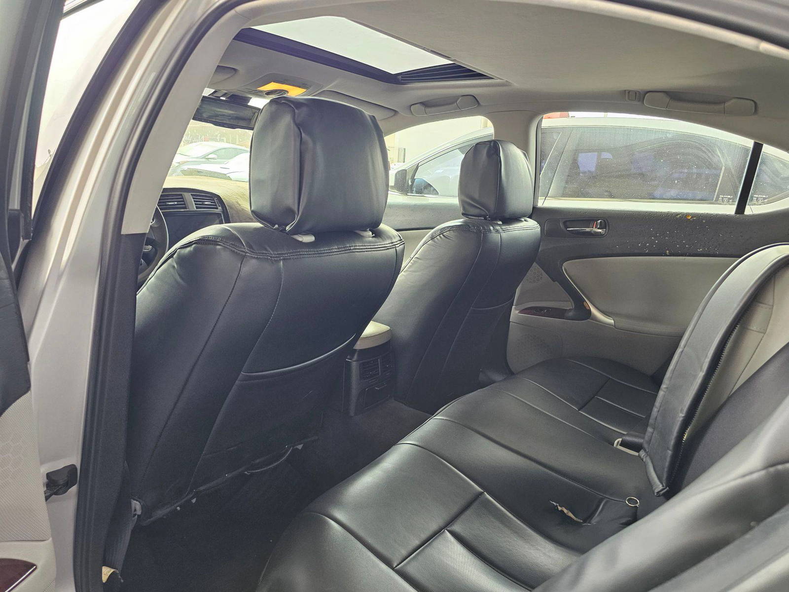 2008 LEXUS IS-350 — 279434 Miles — Lot 018706 — Souq - Marhaba Auctions Used Cars - Image 6