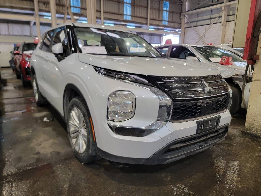 2022 MITSUBISHI OUTLANDER — 71946 Miles — Lot Z045712 — Main - Marhaba Auctions Used Cars - Image 3