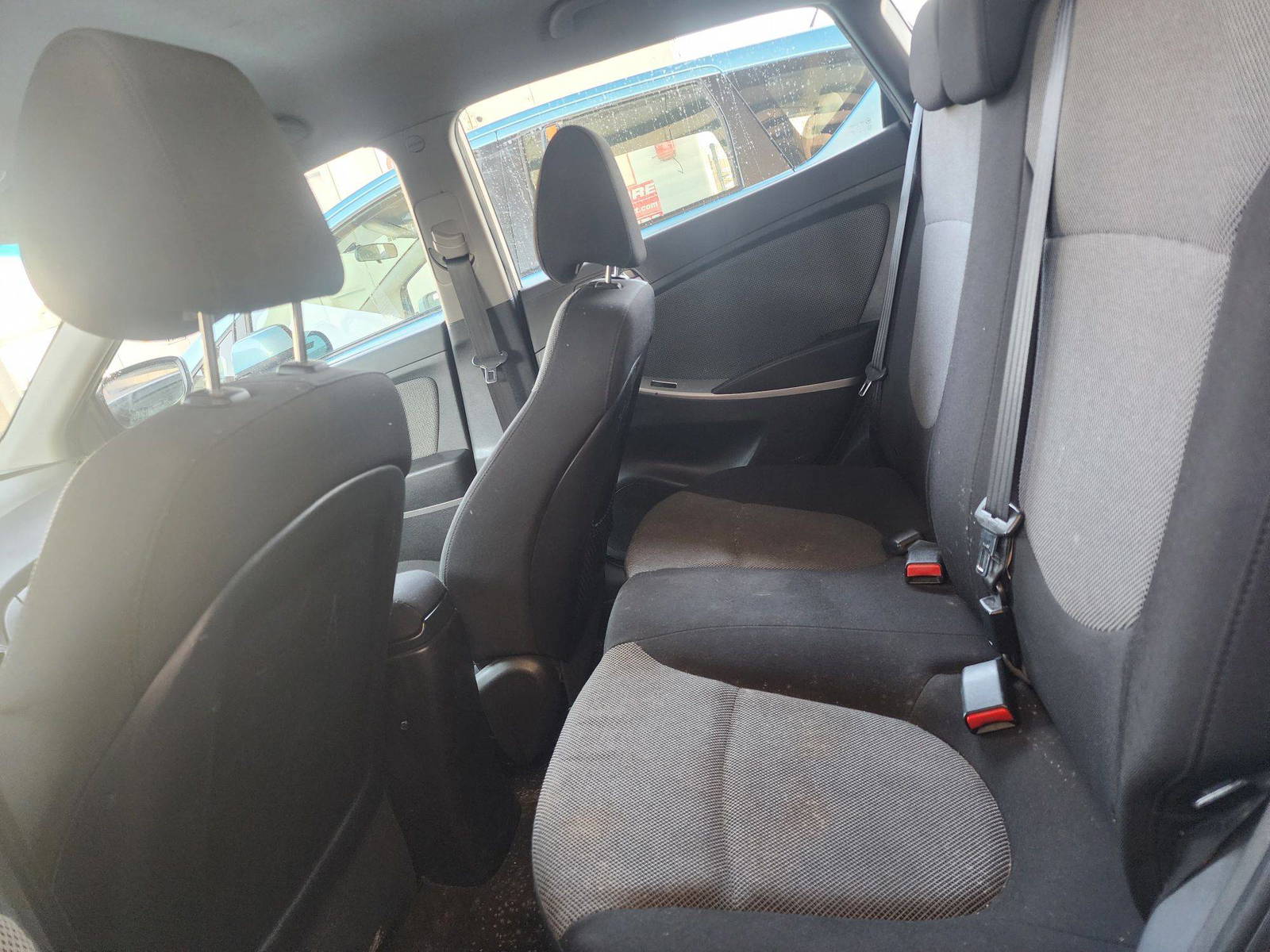 2012 HYUNDAI ACCENT — 187873 KM — Lot 47859 — Souq - Marhaba Auctions Used Cars - Image 6
