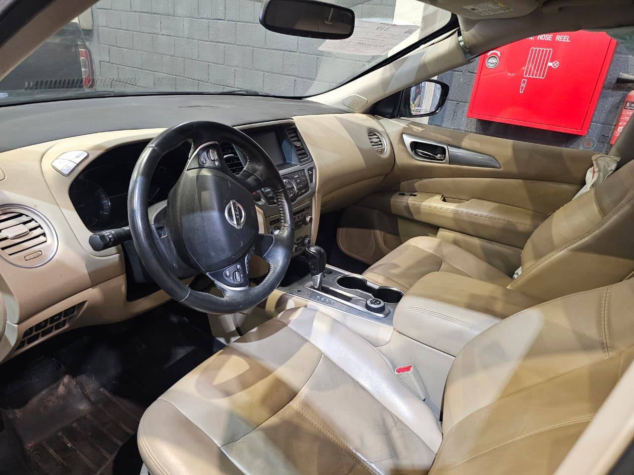 2017 NISSAN PATHFINDER — 218951 KM — Lot 610331 — Main - Marhaba Auctions Used Cars - Image 8