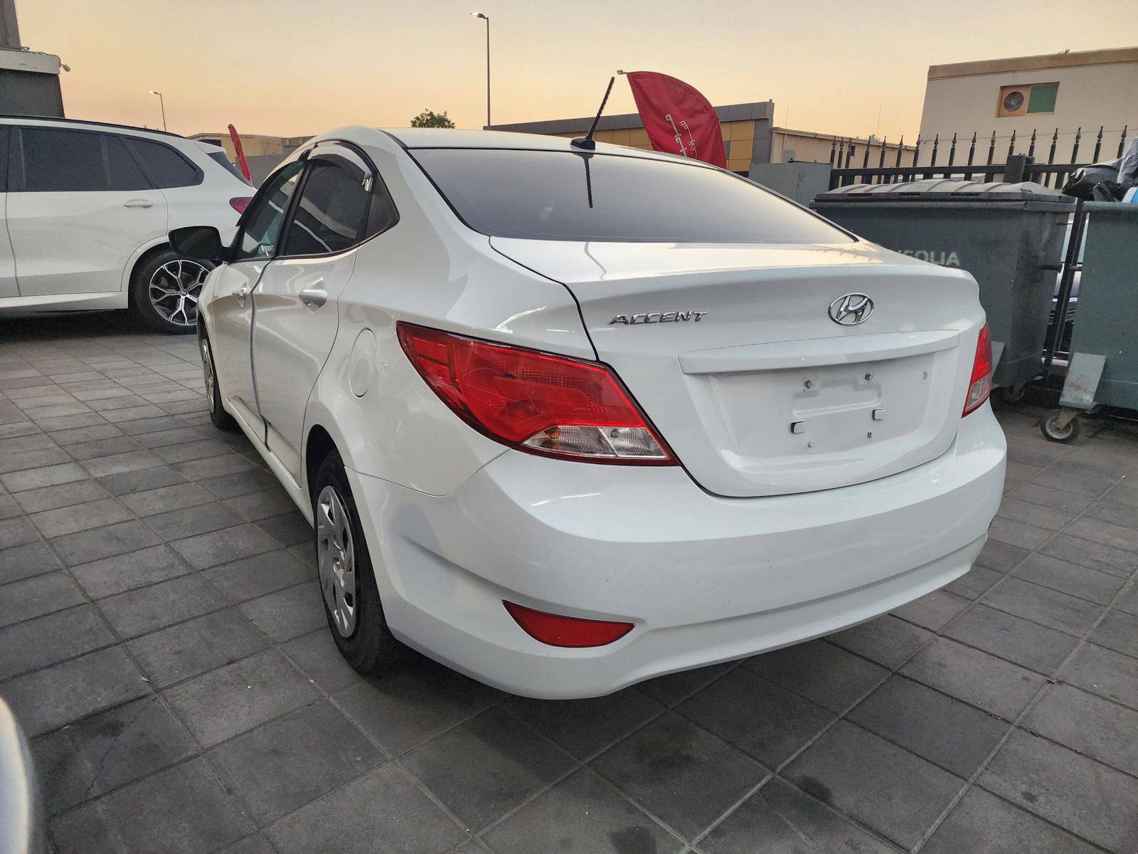 2016 HYUNDAI ACCENT — 140144 Miles — Lot 004054 — Al Quoz - Marhaba Auctions Used Cars - Image 5
