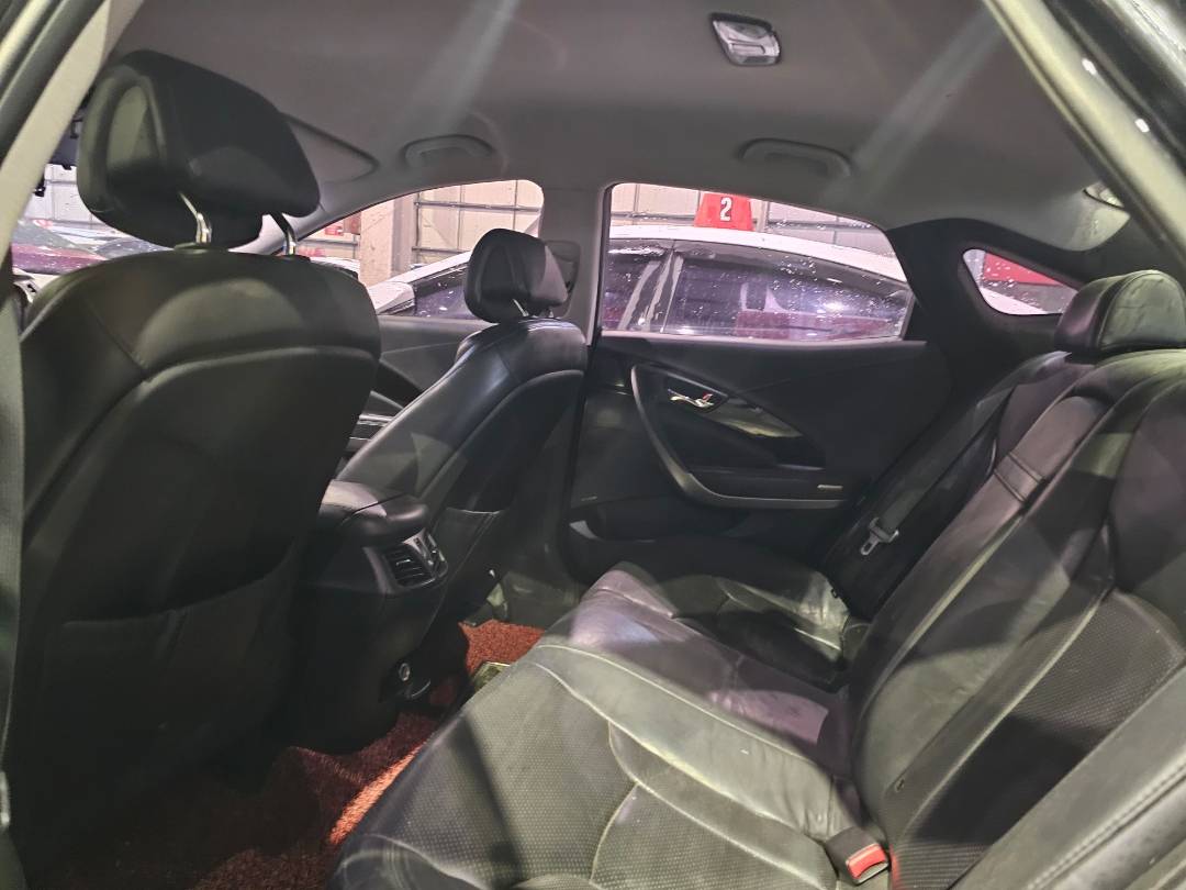2011 HYUNDAI GRANDEUR — 216489 KM — Lot 067369 — Souq - Marhaba Auctions Used Cars - Image 7