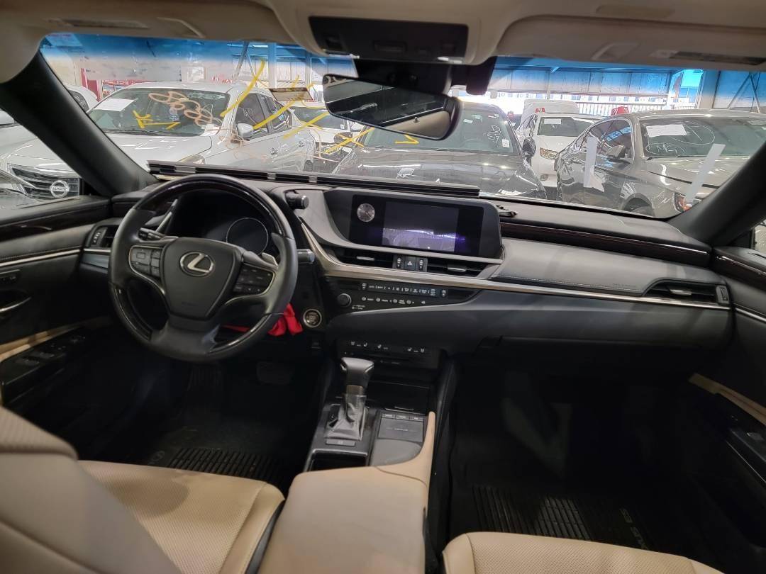 2020 LEXUS ES 350 — 33259 Miles — Lot 067794 — Main - Marhaba Auctions Used Cars - Image 7