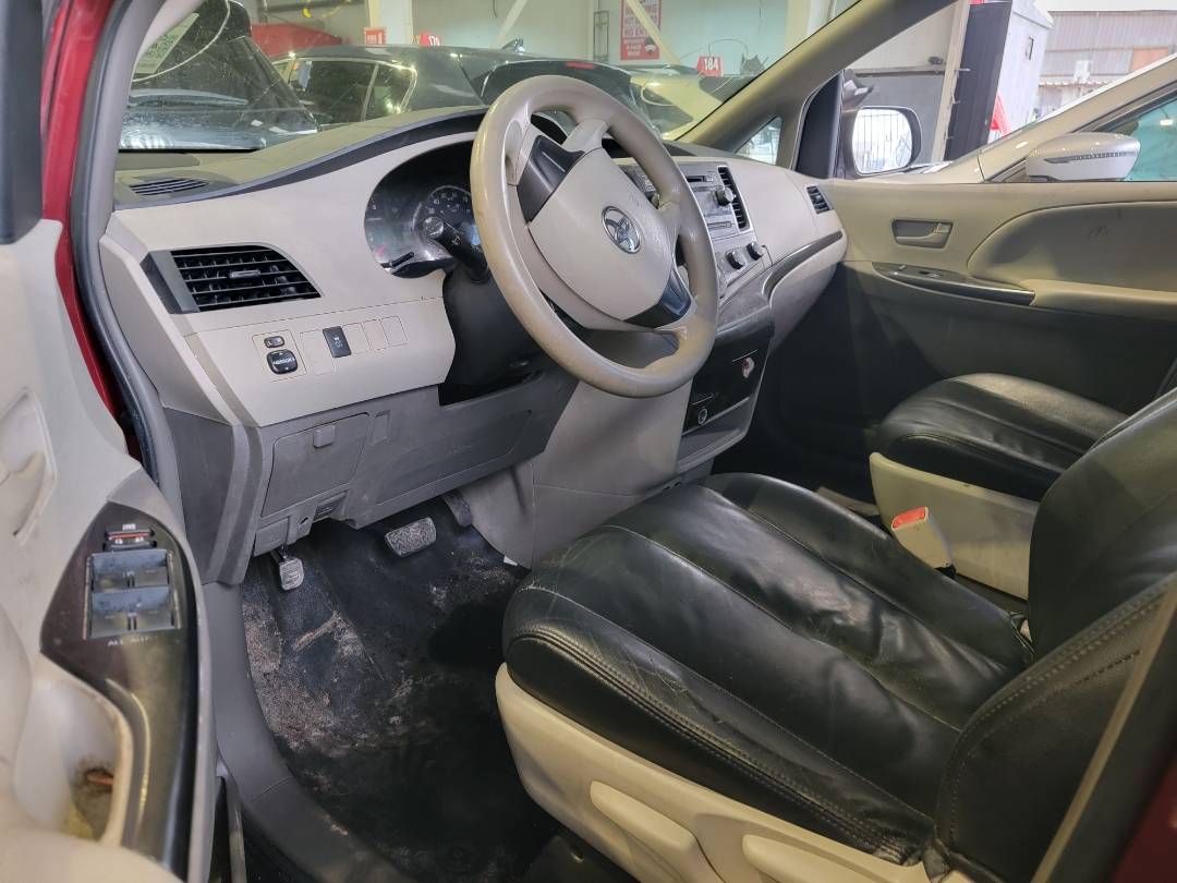 2014 TOYOTA SIENNA — 260295 Miles — Lot 4ES429301 — Main - Marhaba Auctions Used Cars - Image 8