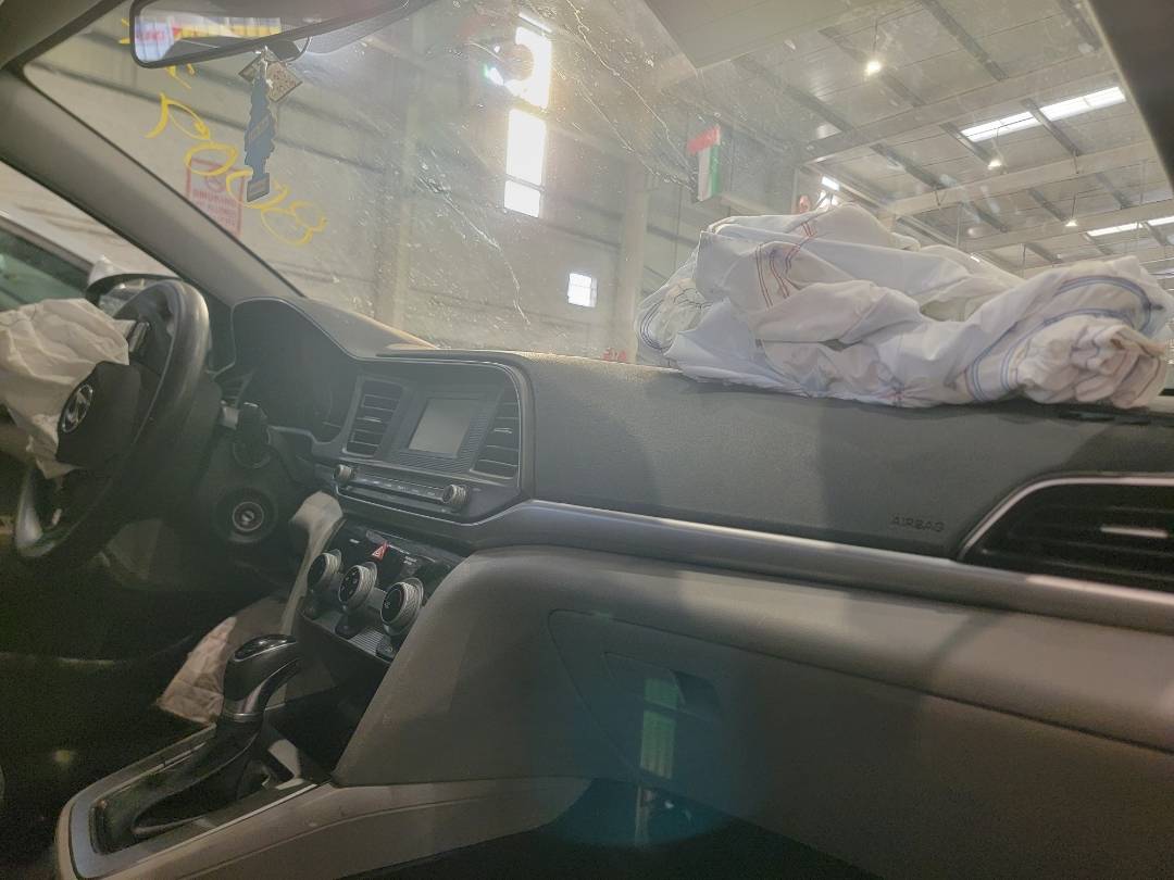 2019 HYUNDAI ELANTRA — 97175 Miles — Lot 38402469 - Marhaba Auctions Used Cars - Image 4