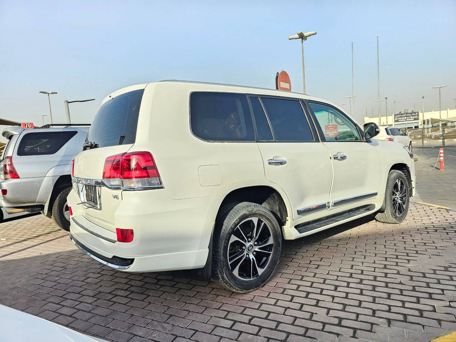 TOYOTA LAND CRUISER 2012 - Marhaba Auction Used Cars - Image 4