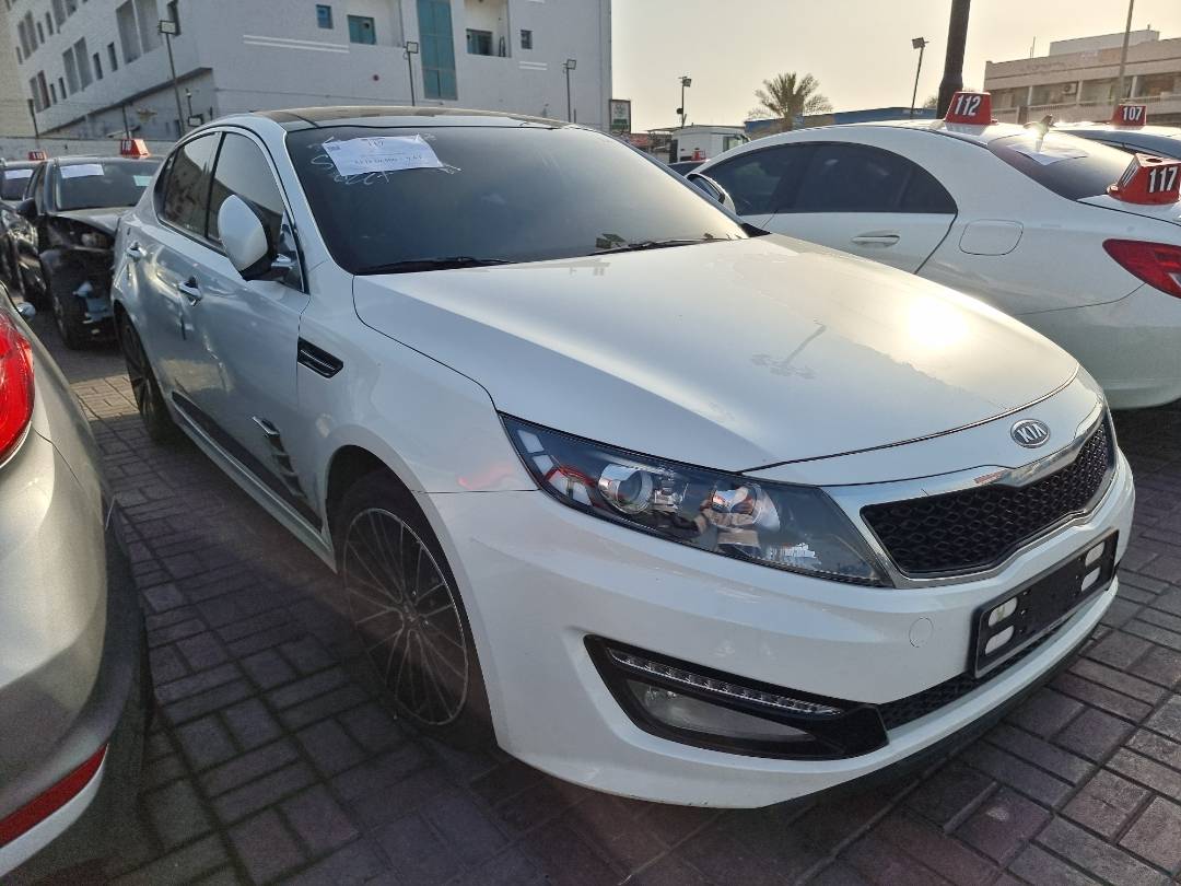 2011 KIA K5 — 115616 KM — Lot 215487 — Ind. 12 - Marhaba Auctions Used Cars - Image 3