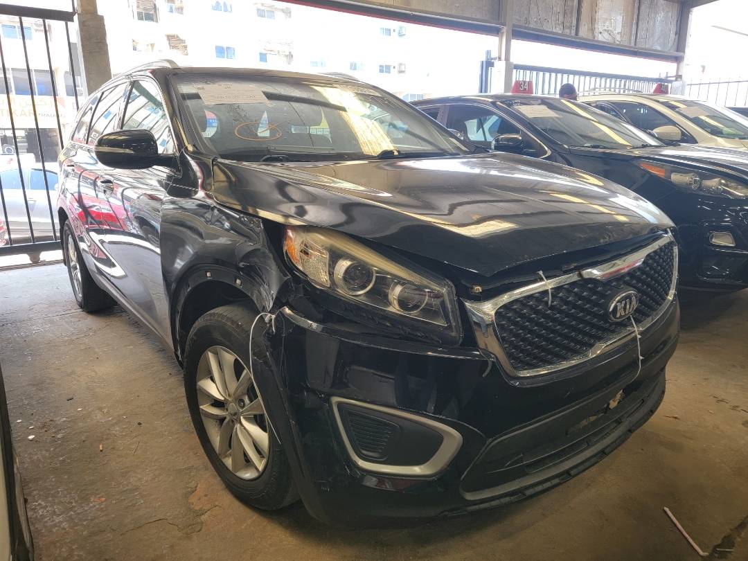 2018 KIA SORENTO — 125116 Miles — Lot 40398014 — Souq - Marhaba Auctions Used Cars - Image 4