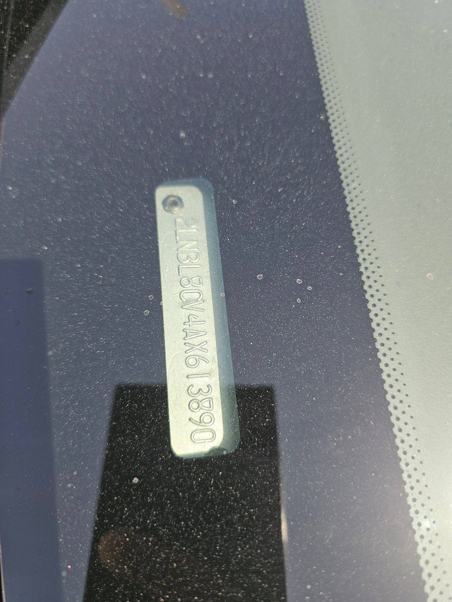 2010 LINCOLN TOWN — 167295 Miles — Lot X613890 — Souq - Marhaba Auctions Used Cars - Image 9