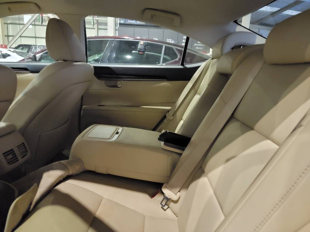 2013 LEXUS ES 350 — 142808 Miles — Lot D2036552 — Main - Marhaba Auctions Used Cars - Image 7