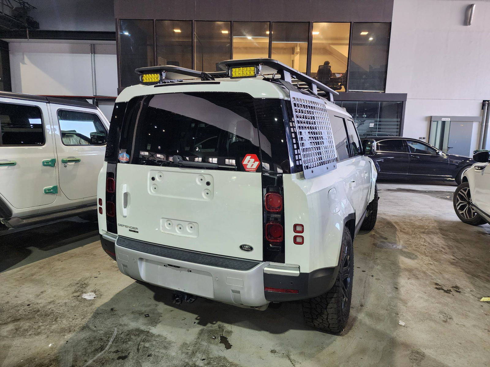 LAND ROVER DEFENDER 110 HSE 2020 - Marhaba Auction Used Cars - Image 6