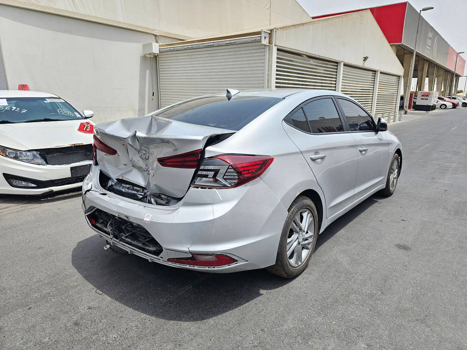2019 HYUNDAI ELANTRA — 157378 KM — Lot 46405215 — Souq - Marhaba Auctions Used Cars - Image 4