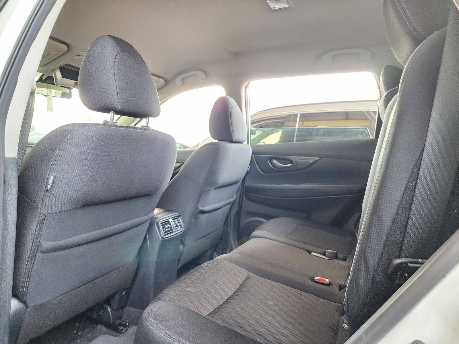 2019 NISSAN ROGUE — 65610 KM — Lot 42606074 — Souq - Marhaba Auctions Used Cars - Image 6
