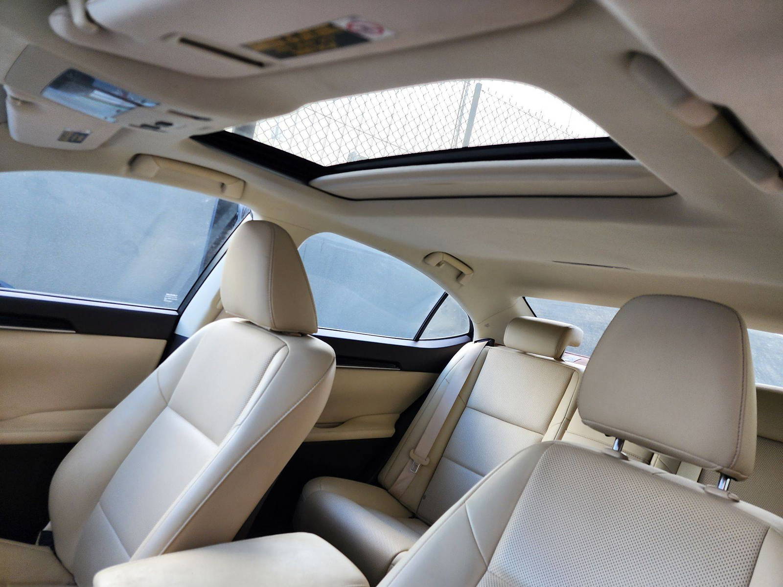 2016 LEXUS ES 350 — 128046 Miles — Lot 76902334 — Al Quoz - Marhaba Auctions Used Cars - Image 10
