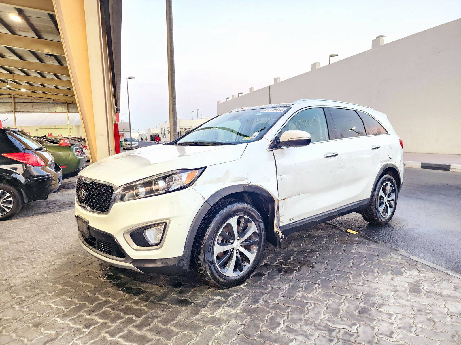 2017 KIA SORENTO — 128616 Miles — Lot 36567 — Souq - Marhaba Auctions Used Cars - Image 4