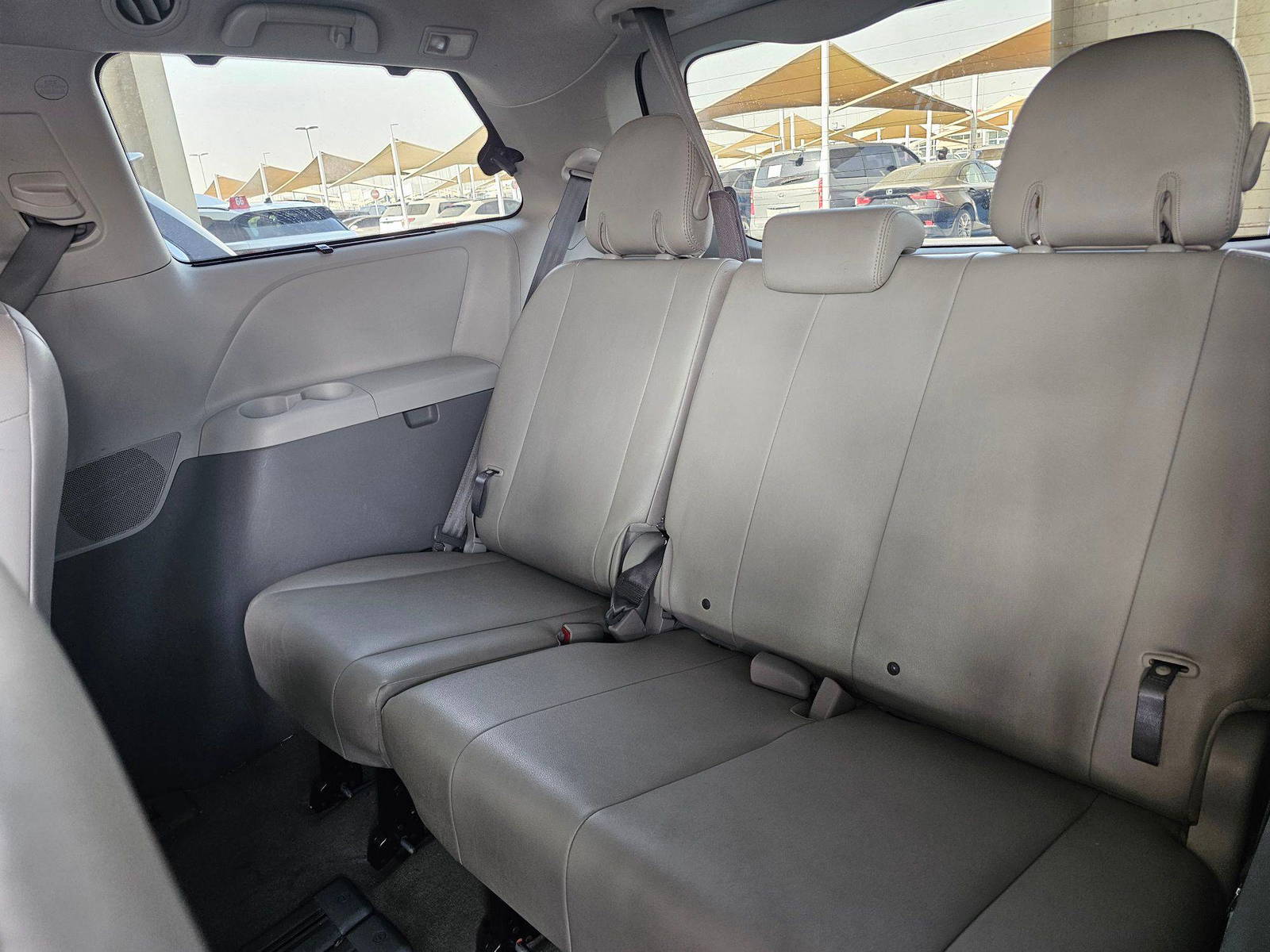 2011 TOYOTA SIENNA — 178414 Miles — Lot 81879155 — Souq - Marhaba Auctions Used Cars - Image 6