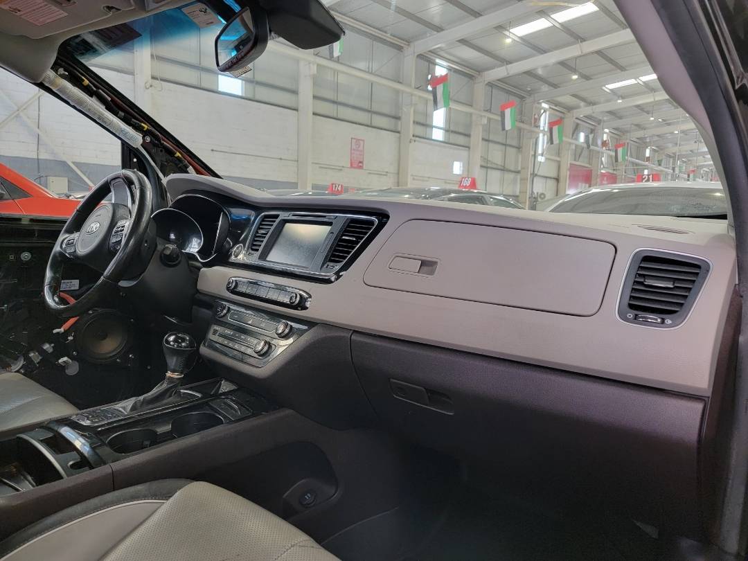 2016 KIA SEDONA — 164667 Miles — Lot 77075423 - Marhaba Auctions Used Cars - Image 5