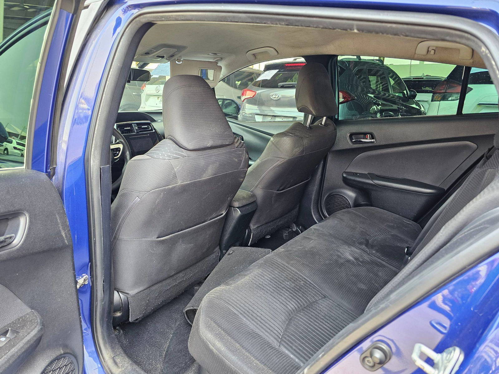 2016 TOYOTA PRIUS — 287777 Miles — Lot G3526095 — Souq - Marhaba Auctions Used Cars - Image 6
