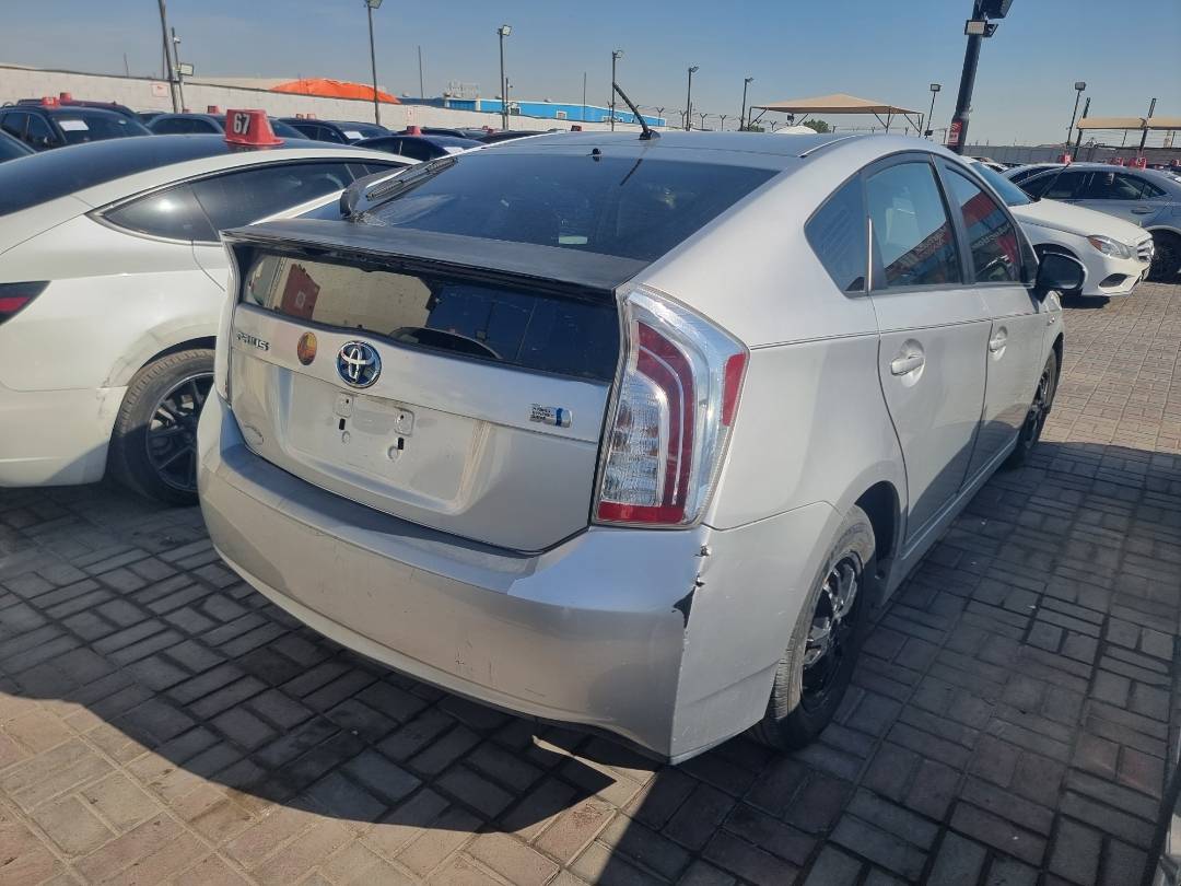 2014 TOYOTA PRIUS — 198613 Miles — Lot 65541085 — Ind. 12 - Marhaba Auctions Used Cars - Image 5