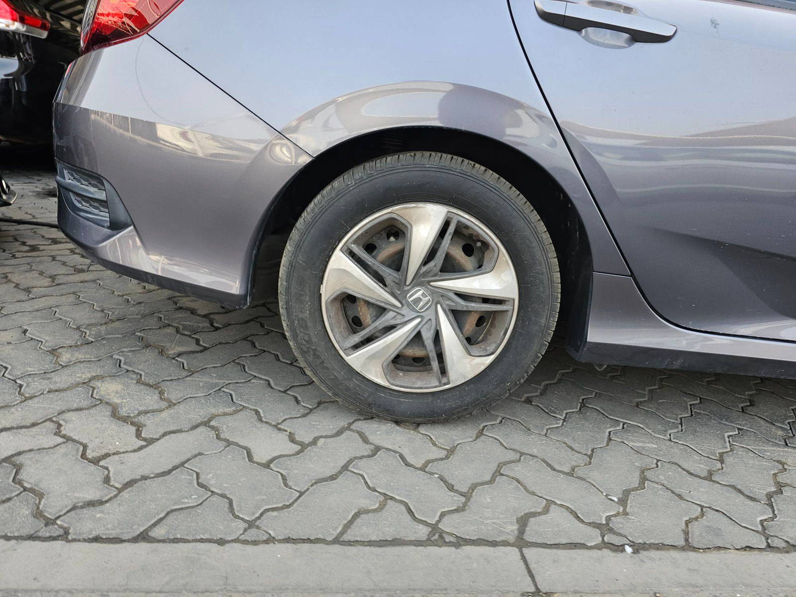2021 HONDA CIVIC — 180828 Miles — Lot 507830 — Souq - Marhaba Auctions Used Cars - Image 11