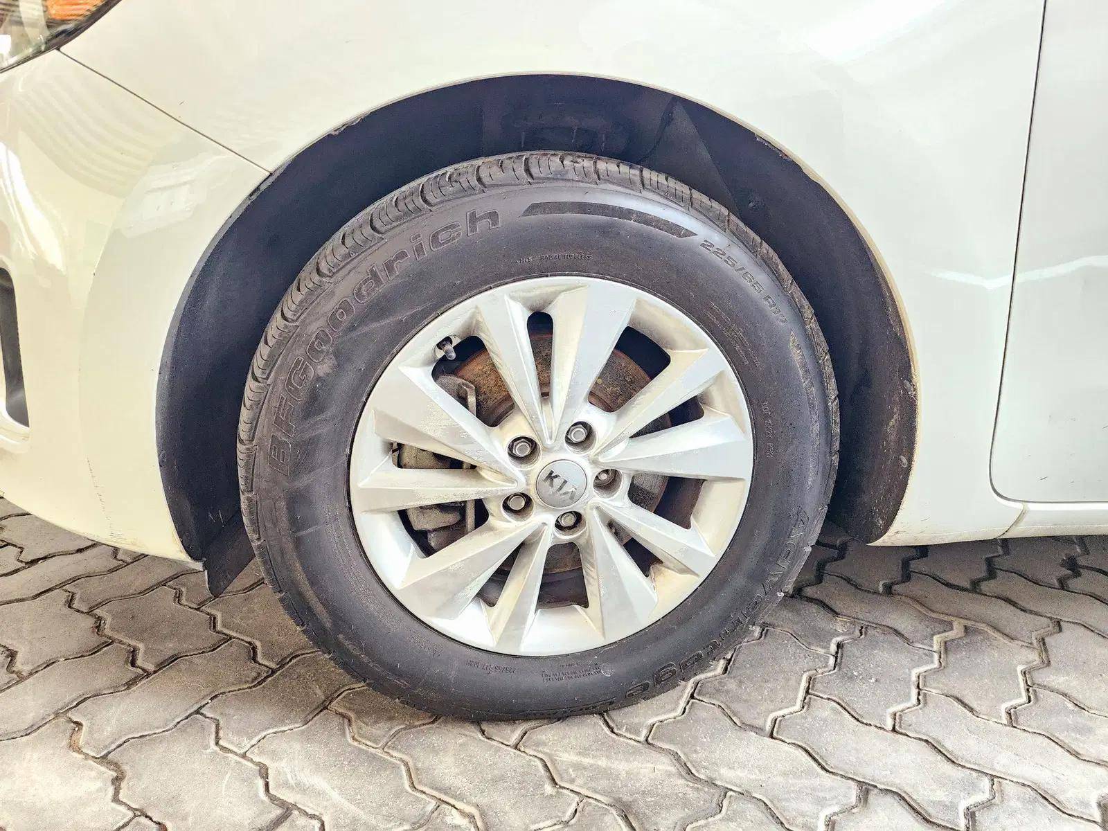 KIA SEDONA 2015 - Marhaba Auction Used Cars - Image 10