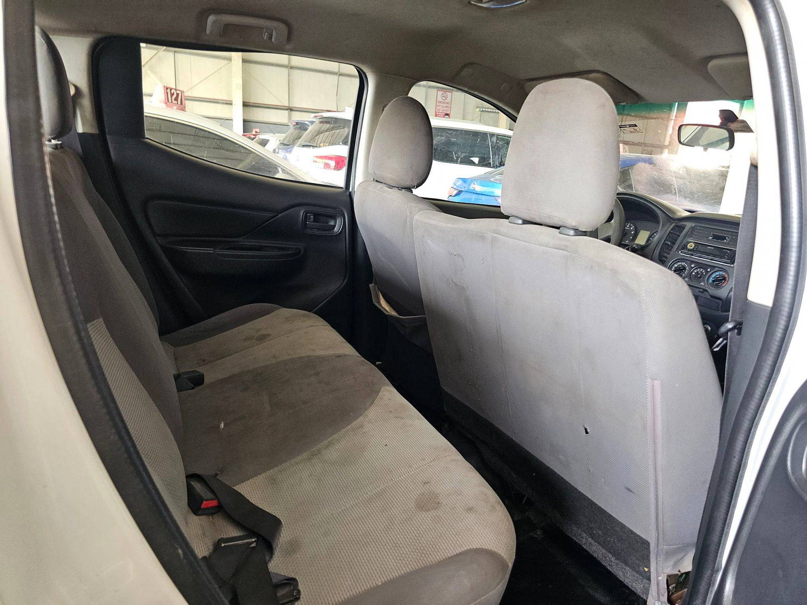 2019 MITSUBISHI pickup — 333241 KM — Lot 9KH023580 — Main - Marhaba Auctions Used Cars - Image 6