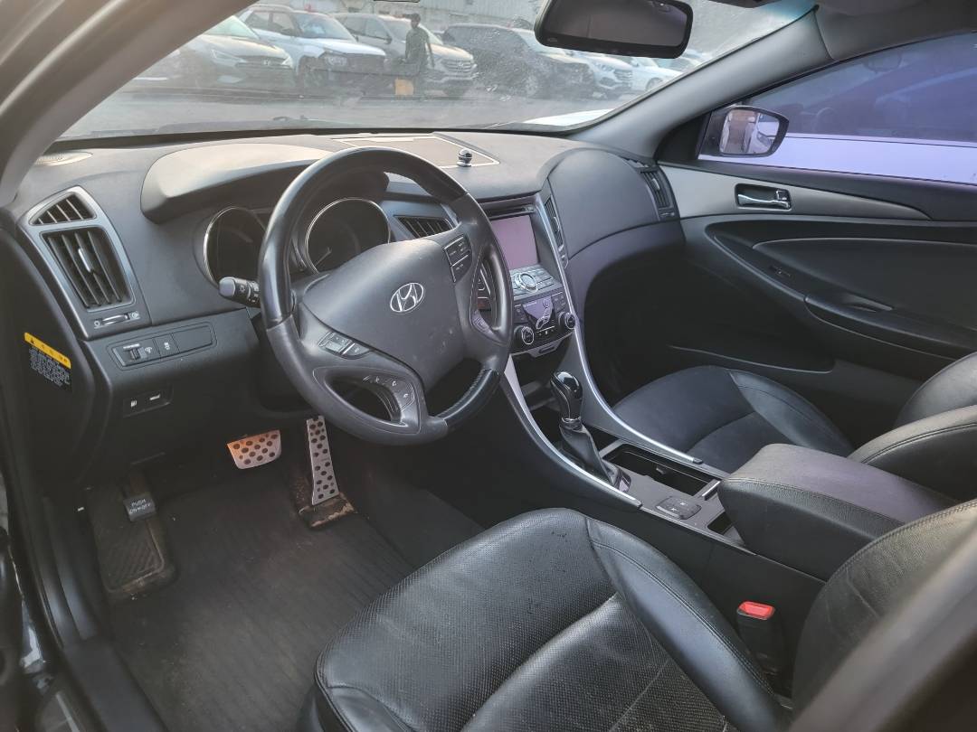 HYUNDAI SONATA 2012 - Marhaba Auction Used Cars - Image 8