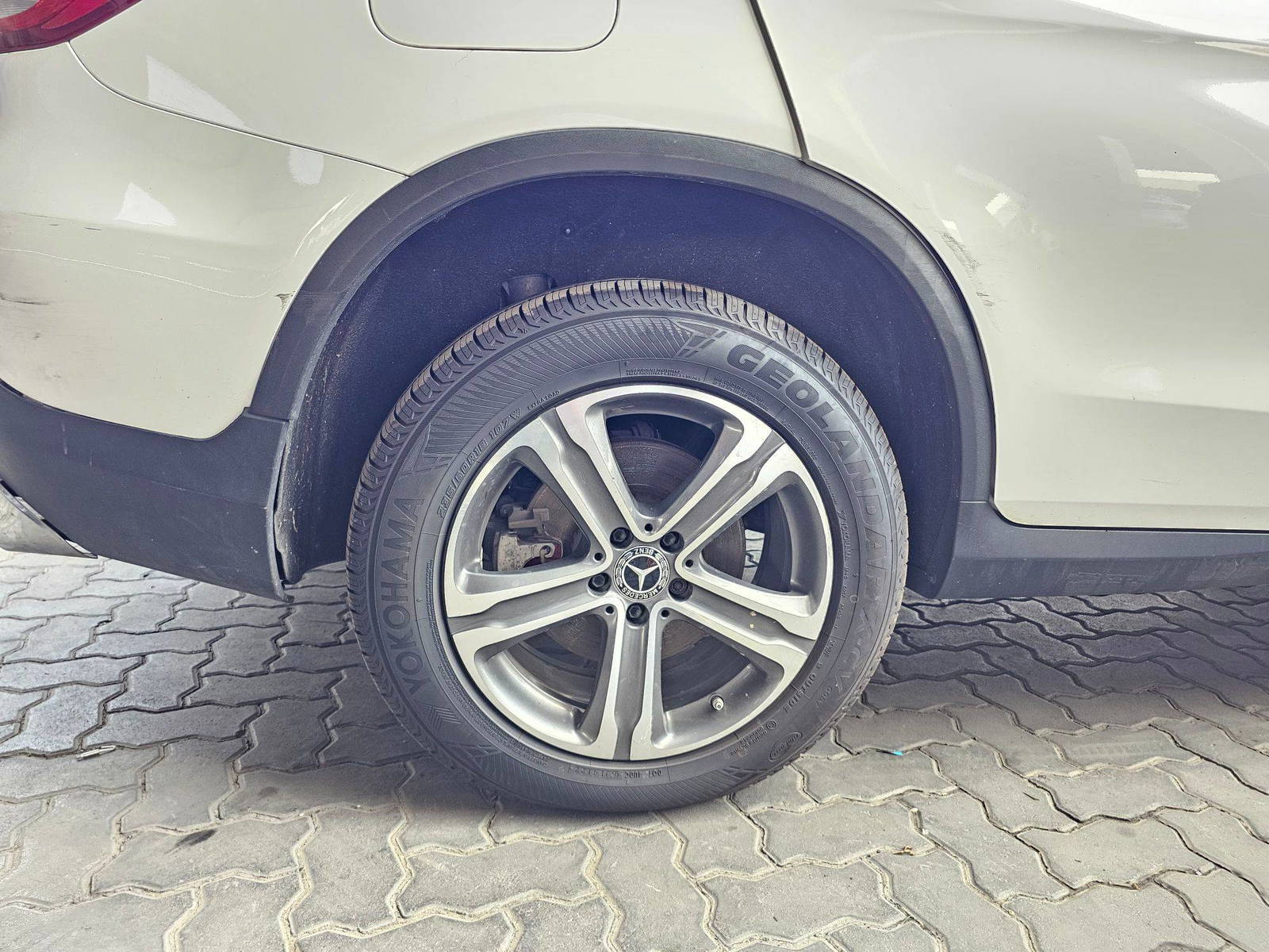 2019 MERCEDES BENZ GLC-300 — 93168 Miles — Lot 1KV165461 — Souq - Marhaba Auctions Used Cars - Image 12